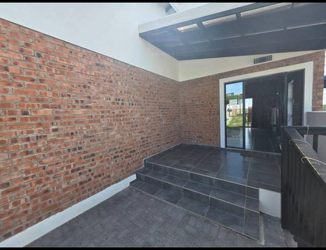 3 BEDROOM HOUSE FOR SALE IN PARADISE BEACH